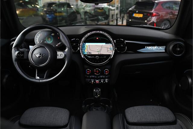 Mini COOPER Hatchback Classic Automaat / Panoramadak / Sportstoelen / Stuurverwarming / Comfort Access / LED / Stoelverwarming / Airconditioning / Cruise Control / PDC