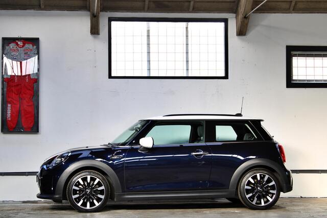 Mini COOPER Mini 1.5 Camden Edition | Apple Carplay | Dakreling | Stoelverwarming | Camera | NL auto | BTW |