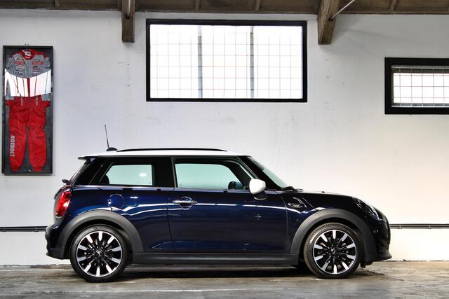 Mini COOPER Mini 1.5 Camden Edition | Apple Carplay | Dakreling | Stoelverwarming | Camera | NL auto | BTW |