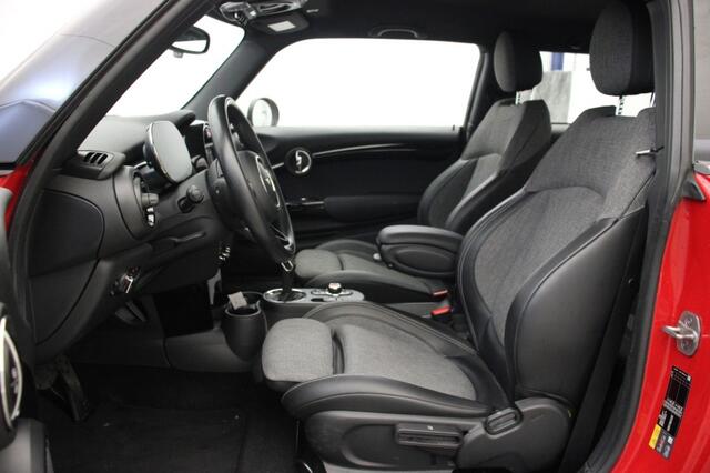 Mini COOPER Electric Essential 33 kWh - Carplay, Navi, Camera, Half Leer, Stoelverw.