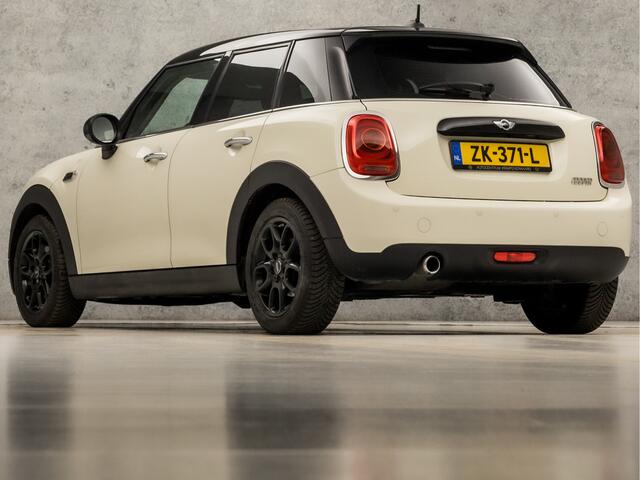 Mini COOPER Mini 1.5 Sport (5 DEURS, NAVIGATIE, LED KOPLAMPEN, DUAL TONE LAK, CLIMATE, GETINT GLAS, CRUISE, PARKEERSENSOREN, SPORTSTOELEN, CRUISE, SPRAAKBEDIENING, NIEUWE APK, NIEUWSTAAT)