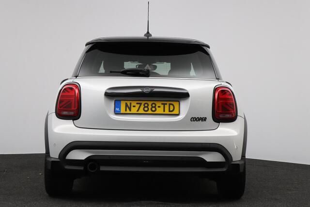 Mini COOPER 1.5 Business Edition | Keyless Entry | Stoelverwarming | Comfort Stoelen |