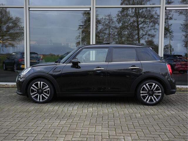 Mini COOPER Mini 1.5 Automaat Business Edition | Navigatie | Pano | LED | Leer | Climate Control