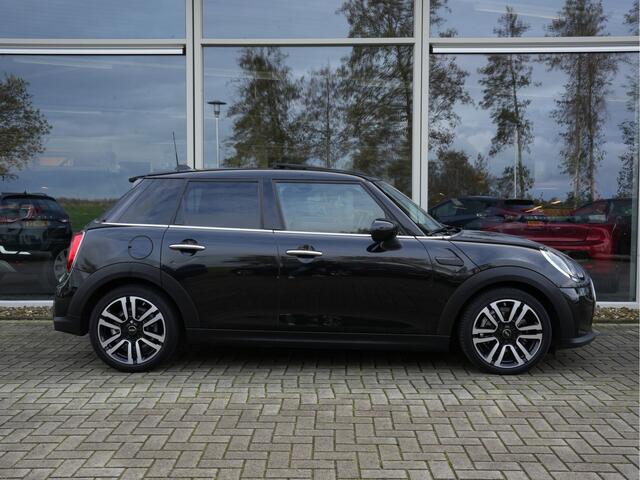 Mini COOPER Mini 1.5 Automaat Business Edition | Navigatie | Pano | LED | Leer | Climate Control