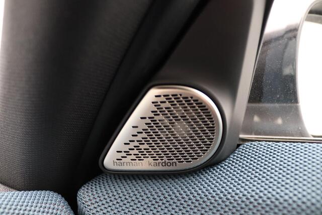 Mini COUNTRYMAN SE ALL4 Favoured + Pakket L + Glazen panoramadak + Driving Assistant Plus + Parking Assistant Plus + Harman Kardon + Elektrisch verwarmde voorstoelen + 19''