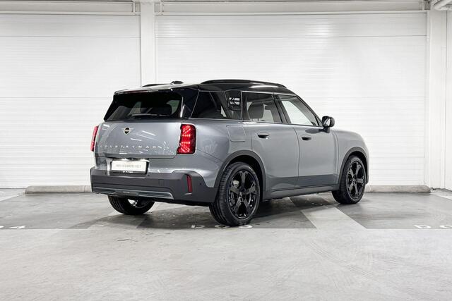 Mini COUNTRYMAN E | Classic Uitvoering | Pakket M | 19" JCW Runway Spoke Jet Black