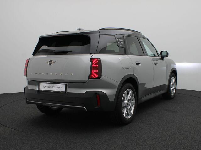 Mini COUNTRYMAN Favoured Pakket M + Glazen panoramadak + Parking Assistant + Driving Assistant + Comfort Access + 18'' + Led