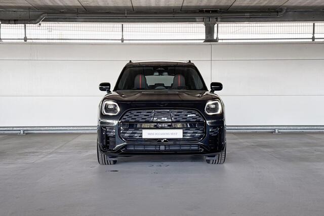 Mini COUNTRYMAN Electric E John Cooper Works M 66.5 kWh | Pakket M | Dak en spiegelkappen in Jetblack