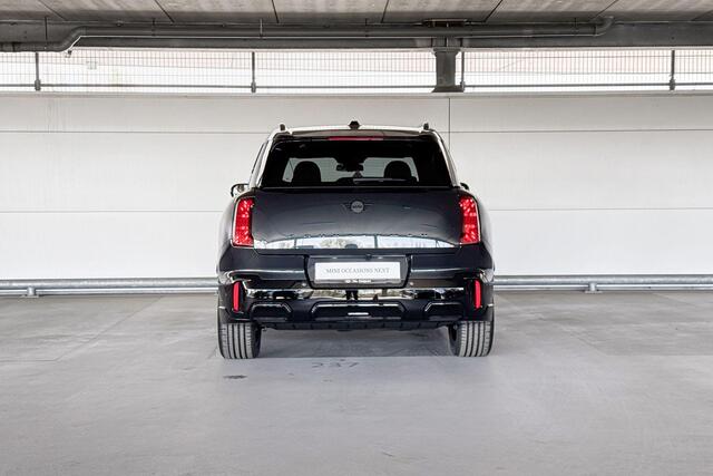 Mini COUNTRYMAN Electric E John Cooper Works M 66.5 kWh | Pakket M | Dak en spiegelkappen in Jetblack