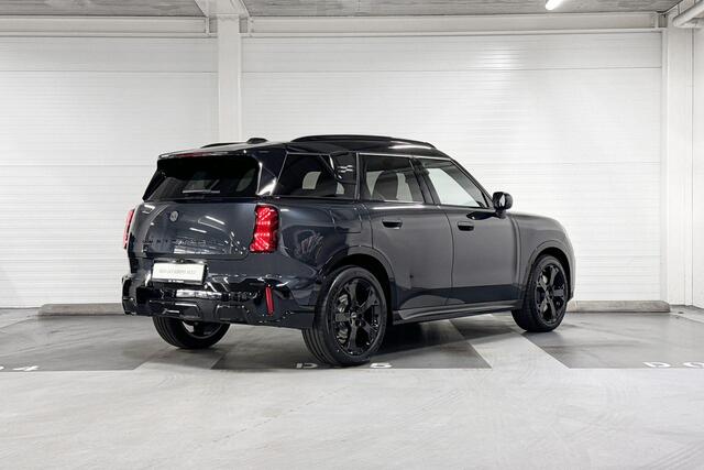Mini COUNTRYMAN C | John Cooper Works Uitvoering | Pakket M | 19" Runway Spoke Jet Black