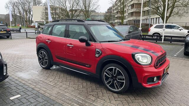 Mini COUNTRYMAN Cooper S Glazen panoramadak / JCW Pakket / 19'' / LED-koplampen met uitgebreide functies / Klasse 3 Alarm / Navigatie