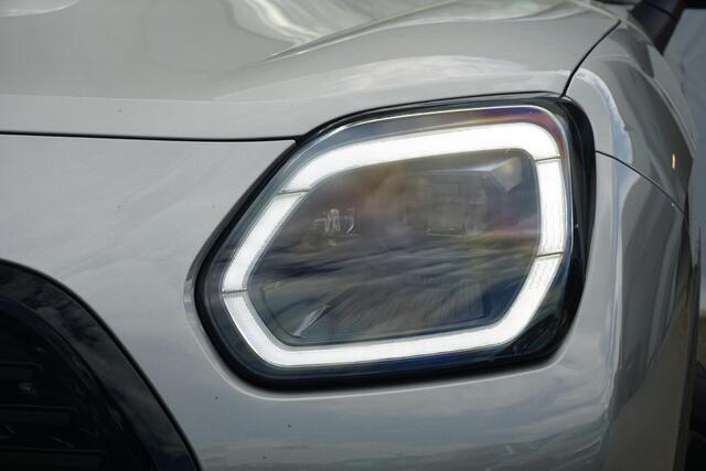 Mini COUNTRYMAN C / Classic Uitvoering / Pakket L / 19'' LM Velgen /