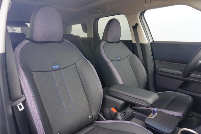 Mini COUNTRYMAN C / Classic Uitvoering / Pakket L / 19'' LM Velgen /