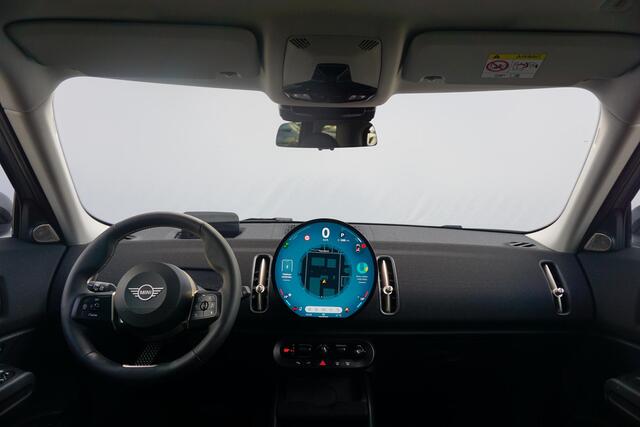 Mini COUNTRYMAN C / Classic Uitvoering / Pakket L / 19'' LM Velgen /