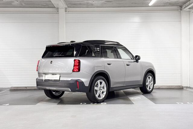 Mini COUNTRYMAN C MINI Countryman 1.5 C Classic M Plus | Pakket M Plus | Dak en spiegelkappen in Jetblack