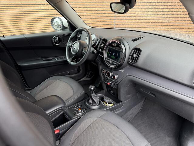 Mini COUNTRYMAN Mini 1.5 Cooper Business Edition Navi / Clima / Telefoon / Lm Velgen / PDC Achter
