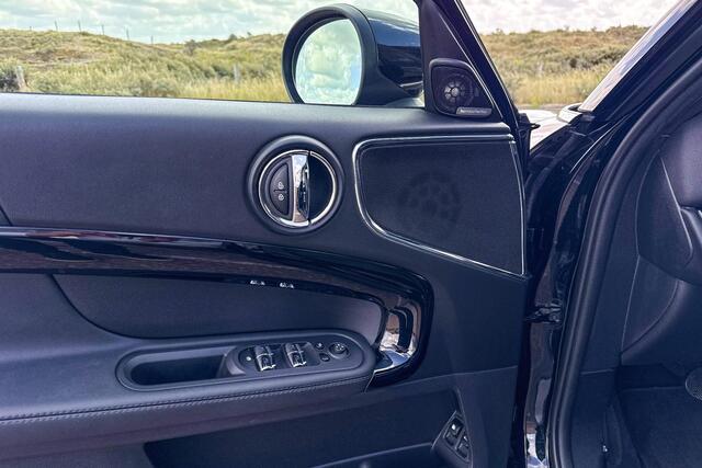 Mini COUNTRYMAN Cooper S E ALL4 Classic | Glazen Panoramadak | Stoelverwarming | Head-up Display | Achteruitrijcamera |