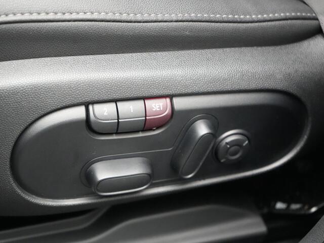 Mini COUNTRYMAN 2.0 Cooper S E ALL4 MINI Yours 225pk Dealer O.H PHEV | Panodak | Head Up | Adaptive Cruise | Lederen Sportstoelen Memory & Verwarmd | Camera | Apple Carplay | Navigatie | Keyless | Virtual | DAB |