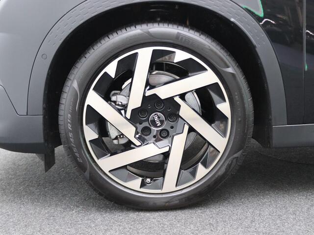 Mini COUNTRYMAN Mini SE ALL4 Favoured L 66.5 kWh Demo voertuig korting per gereden kilometer. Neem contact op voor de actuele prijs.