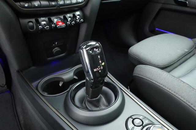 Mini COUNTRYMAN Mini 1.5 Cooper Business Edition | Pano | Trekhaak | Navi | 18'' | ACC | Camera