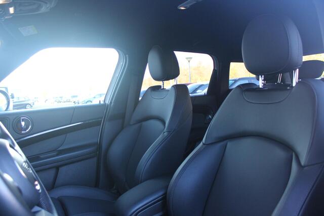 Mini COUNTRYMAN Mini 2.0 Cooper S E 220PK ALL4 CHILI | UNION JACK ACHTERLICHTEN | LEDEREN BEKLEDING | ELEKTRISCH BEDIENBARE VOORSTOELEN MET GEHEUGENFUNSCTIE OP DE BESTUURDERSSTOEL | STOEL/VOORRUIT VERWARMING | FULL LED KOPLAMPEN | DRAADLOZE APPLE CARPLAY/ANDROID AUTO | D