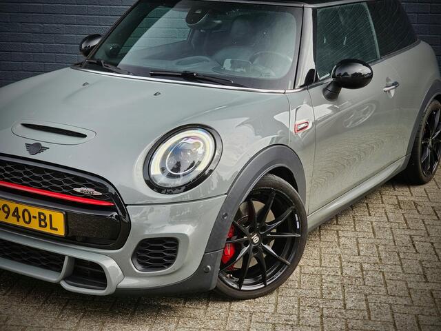 Mini John Cooper Works Mini 2.0 Chili / ADAPT. CRUISE / PANO / HUD / LEDER / STOELVERW.