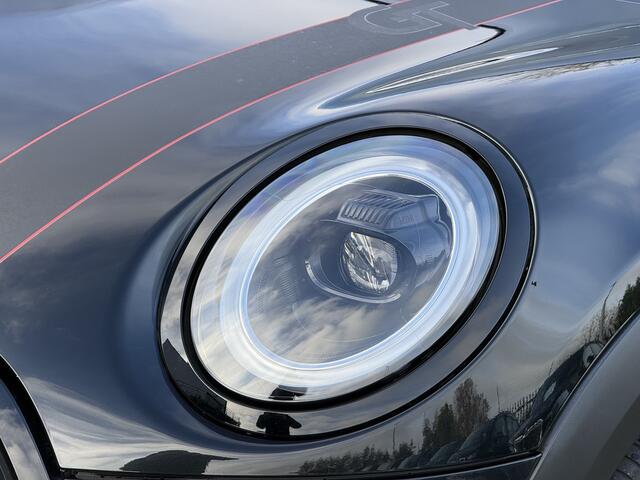 Mini John Cooper Works 3-deurs 1.5 | Panorama. | JCW | Driving Ass. | Apple CP | Piano Black Pack | Stoelverw.