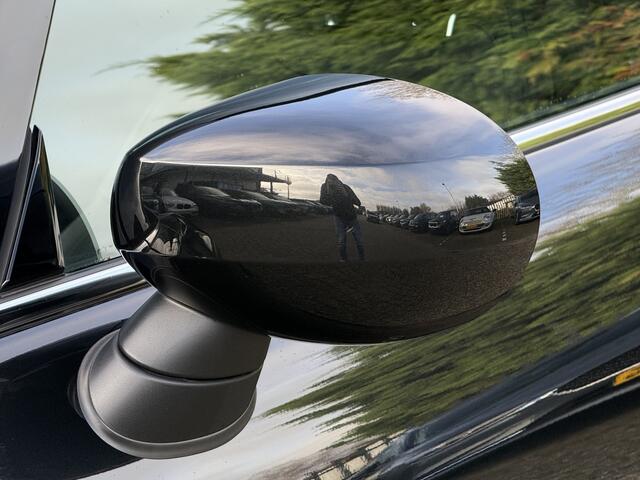 Mini John Cooper Works 3-deurs 1.5 | Panorama. | JCW | Driving Ass. | Apple CP | Piano Black Pack | Stoelverw.