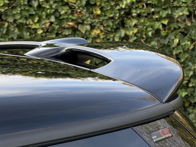 Mini John Cooper Works 3-deurs 1.5 | Panorama. | JCW | Driving Ass. | Apple CP | Piano Black Pack | Stoelverw.