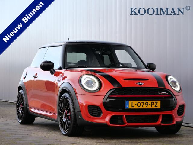 Mini John Cooper Works Mini 2.0 Chili 232 Pk Automaat DAB / Navigatie / 18 inch / Camera / Winterpakket