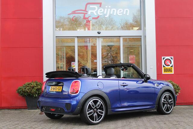 Mini John Cooper Works Mini Cabrio 1.5 136PK JCW | JOHN COOPER WORKS PAKKET | SPORTSTOELEN MET LEDEREN BEKLEDING EN STOELVERWARMING | NAVIGATIE | KEYLESS ENTRY / START | APPLE CARPLAY | PARKEERSENSOREN VOOR EN ACHTER | LED KOPLAMPEN | UNION JACK LED ACHTERLICHTEN | CLIMATE CON