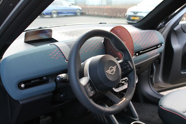 Mini MINI Aceman E / Favoured Trim / Pakket M / 19" Eternal Spoke 2-tone