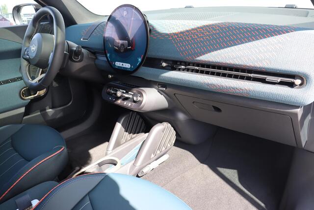 Mini MINI Aceman E Favoured M 42.5 kWh Stuurwiel verwarming/ Comfort Access/ panoramadak/ Head-Up Display/ Stoelverwarming