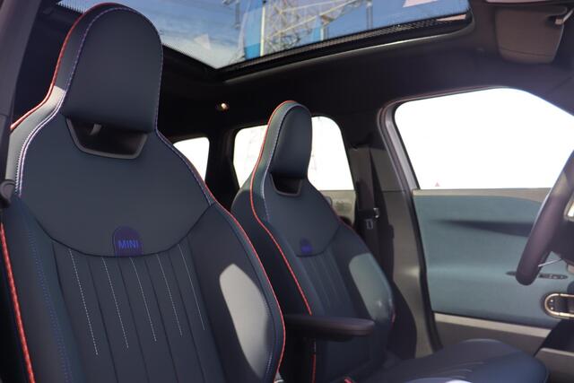 Mini MINI Aceman E Favoured M 42.5 kWh Stuurwiel verwarming/ Comfort Access/ panoramadak/ Head-Up Display/ Stoelverwarming