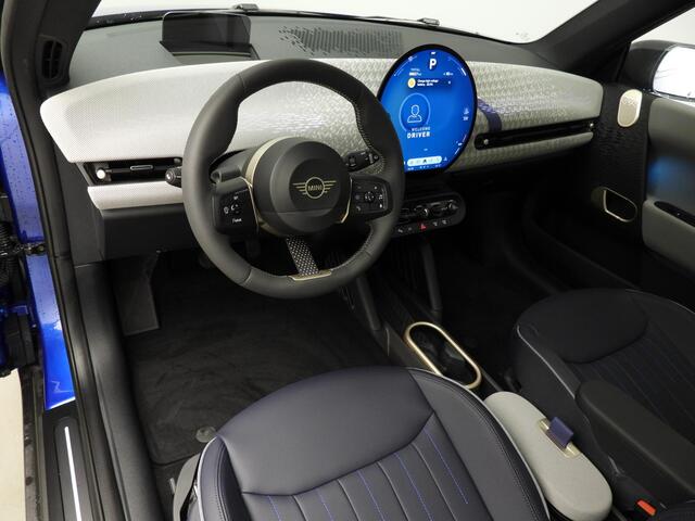 Mini MINI 3-deurs E | Favoured Trim + Package L | Panoramadak | Achteruitrijcamera | Head-up display | Harman/Kardon |