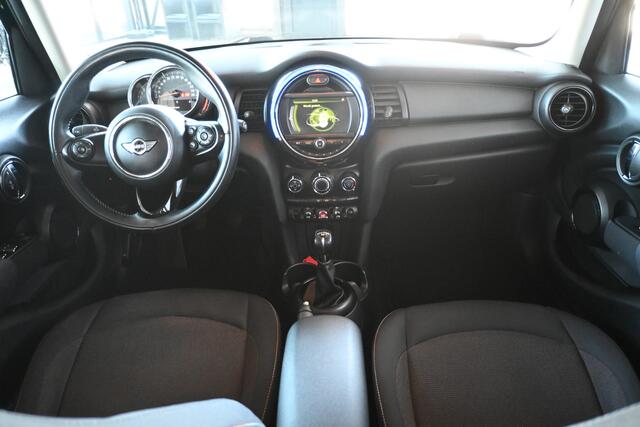 Mini ONE Mini 1.5 Business Airco Cruise control Navigatie Licht metaal Inruil mogelijk