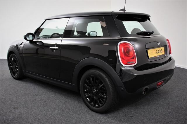 Mini ONE Mini 1.5 Automaat Blackyard | Parkeer sensoren | Airco | Verwarmbare voorstoelen | Lichtmetalen velgen 16" black