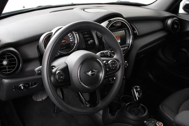 Mini ONE Mini 1.5 Automaat Blackyard | Parkeer sensoren | Airco | Verwarmbare voorstoelen | Lichtmetalen velgen 16" black