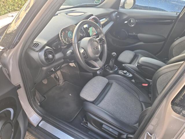 Mini ONE Mini 1.5 Business Edition NL AUTO | 1\2 LEDER | PDC |