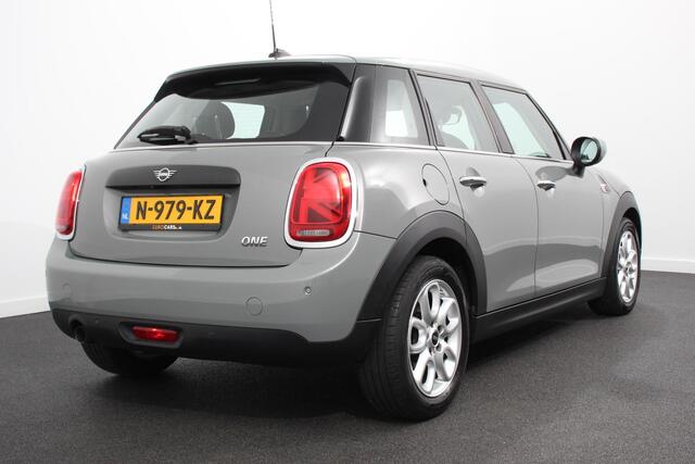 Mini ONE 1.5 Automaat One Pepper Matrix Led koplampen Climate Control Parkeersensoren Cruise Control Adaptive Soelverwarming Union Jack lampen Camera