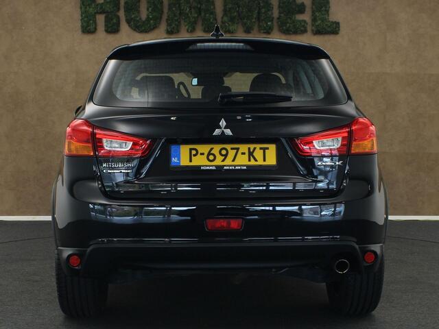 Mitsubishi ASX 1.6 Cleartec Intense CRUISE CONTROL - CLIMATE CONTROL - ELEKTRISCHE RAMEN VOOR + ACHTER - BLUETOOTH TELEFOONVOORBEREIDING - ELEKTRISCHE SPIEGELS - CAMERA - LICHTMETALEN VELGEN 18 INCH - STOELVERWARMING