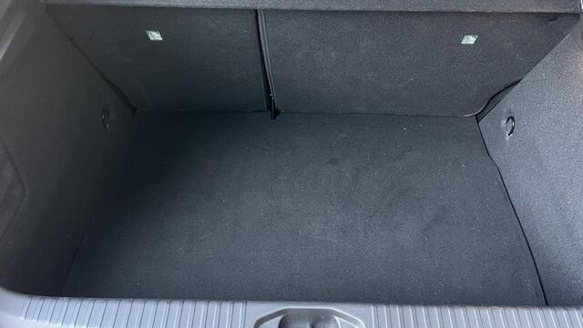 Mitsubishi COLT 1.6 HEV First Edition