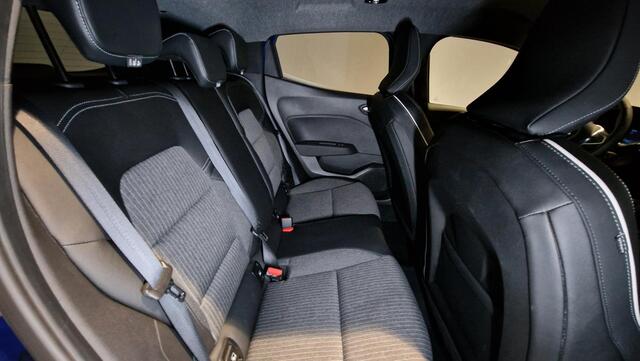 Mitsubishi COLT 1.6 HEV First Edition