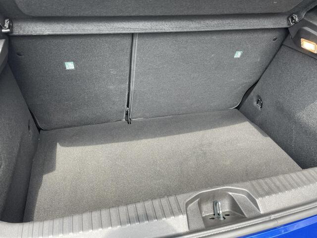 Mitsubishi COLT 1.6 HEV First Edition