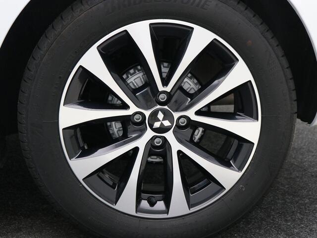 Mitsubishi COLT 1.0T MT Intense / Navigatie / Apple CarPlay & Android Auto / Cruise Control / Airco Climate Control / LMV / 8 Jaar Fabrieksgarantie / LED verlichting /