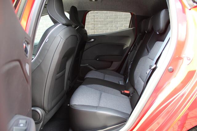 Mitsubishi COLT 1.6 HEV First Edition Automaat, Cruise/Climate control, Applecar./Andr. auto, Camera, 17"LM Velgen