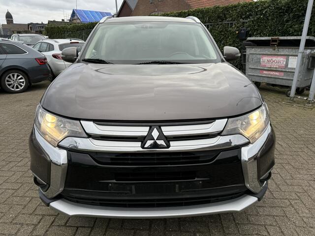 Mitsubishi OUTLANDER 2.0 CLIMATE/PDC/LMV/TREKHAAK