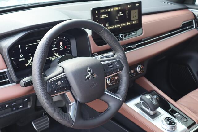 Mitsubishi OUTLANDER 2.4 PHEV Instyle+