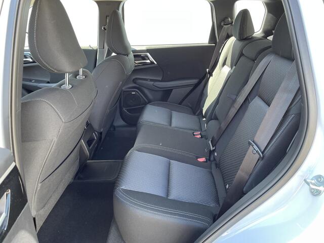 Mitsubishi OUTLANDER 2.4 PHEV Pure / Nieuw Model 2025 / ¤1000,- Early Buyer Bonus / Elektrische Range 86 KM WLTP / 1600KG Trekgewicht / 8 Jaar Fabrieksgarantie