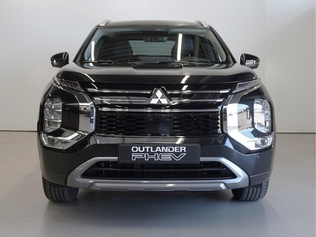 Mitsubishi OUTLANDER 2.4 PHEV First Edition | Head up | 20 inch | Direct leverbaar | 8 jaar garantie | Rijklaarprijs